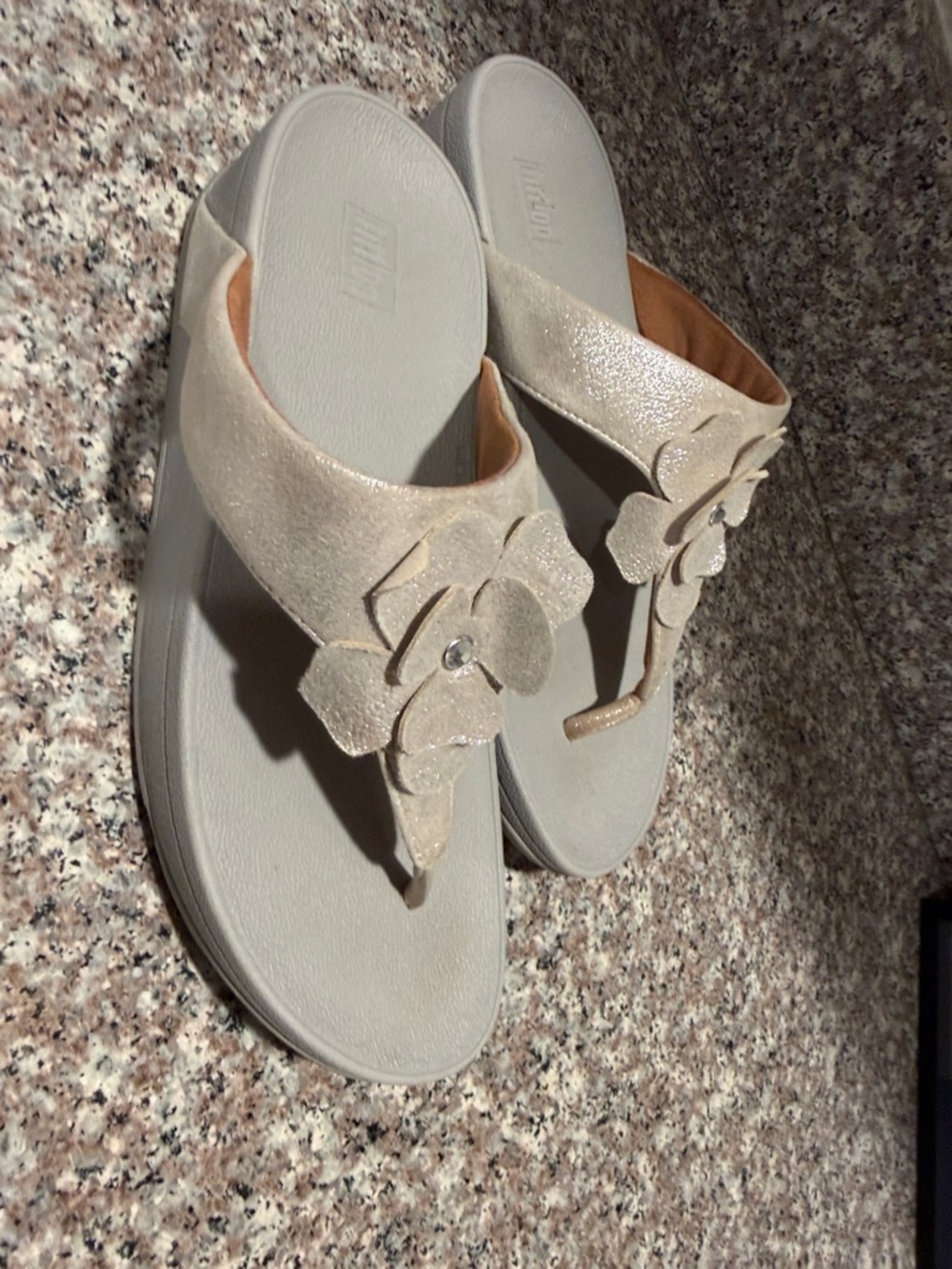 FitFlop Lottie Corsage Suede thong sandal